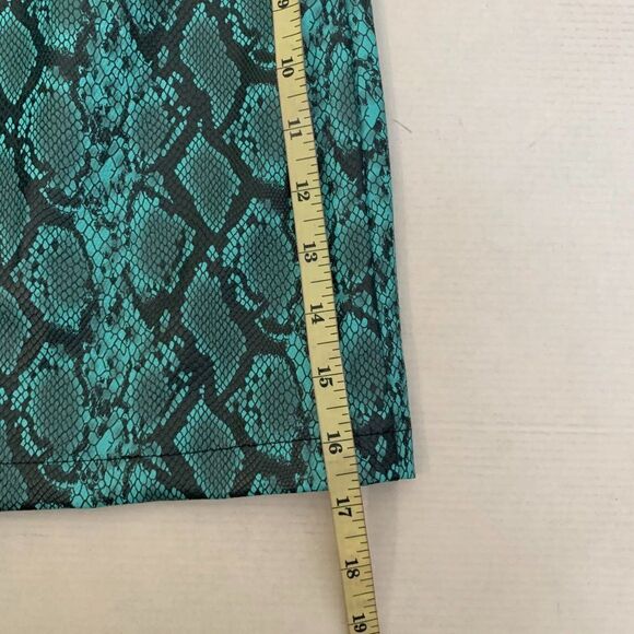 Tiger Mist Womens Tash Faux Leather Mini Skirt Small Blue Snake Print TM6970 - Picture 9 of 9